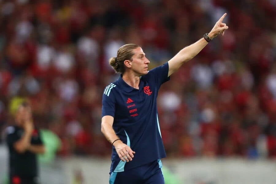 Filipe Luís pode ser 1º técnico com temporada completa no Flamengo desde 2011