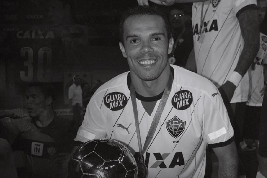 Morre Leandro Domingues, ex-Vitória e Cruzeiro, aos 41 anos