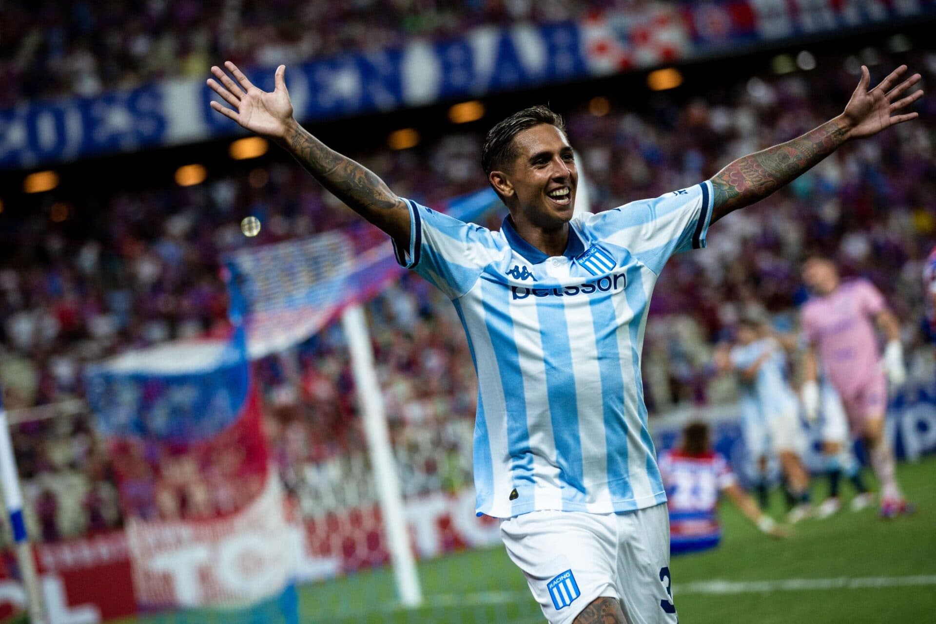 No Castelão, Racing atropela Fortaleza pela Libertadores