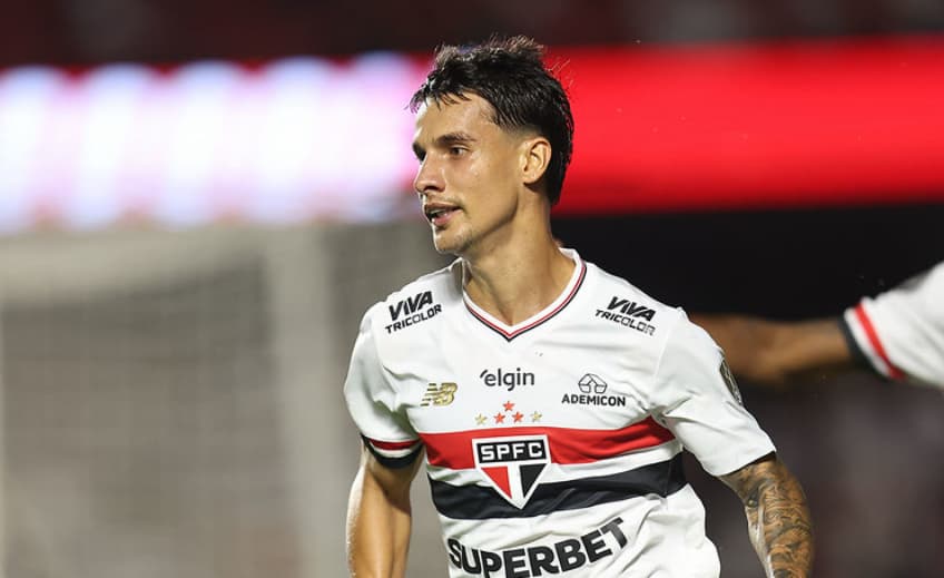 Substituído por precaução, Ferreirinha nega incômodo físico: ‘Estou muito bem’