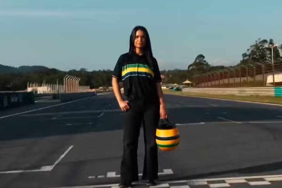 Estoril lança uniforme em homenagem a Ayrton Senna; veja fotos