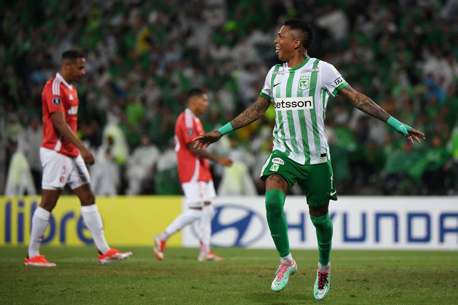 Inter perde para Atlético Nacional e embola grupo da morte na Libertadores
