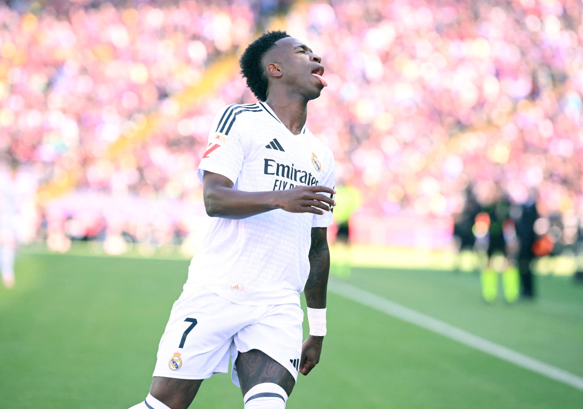 Lesionado, Vini Jr pode ser baixa em 1ª convocação de Ancelotti