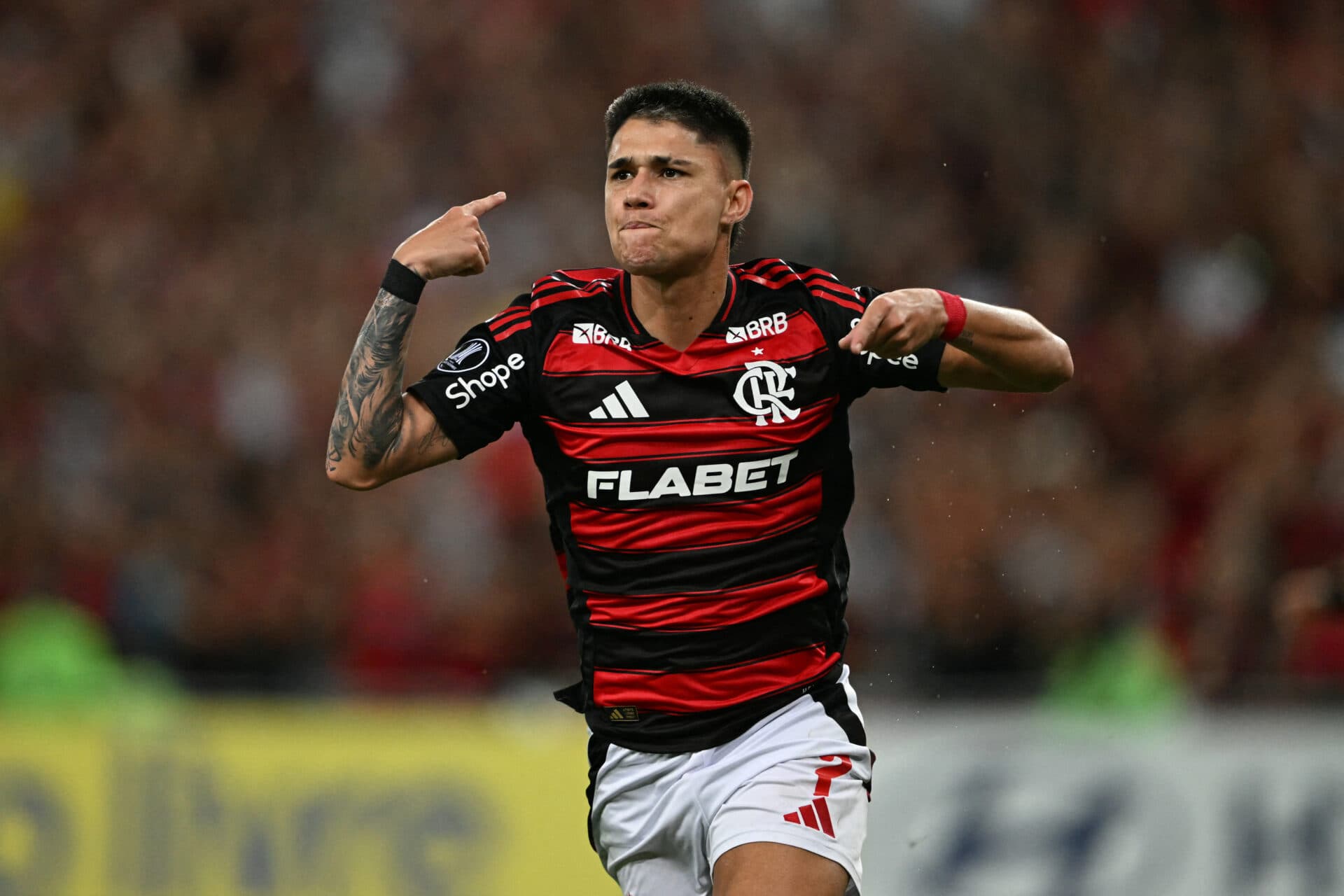 Flamengo faz lição contra a LDU e fica perto de classificação na Libertadores