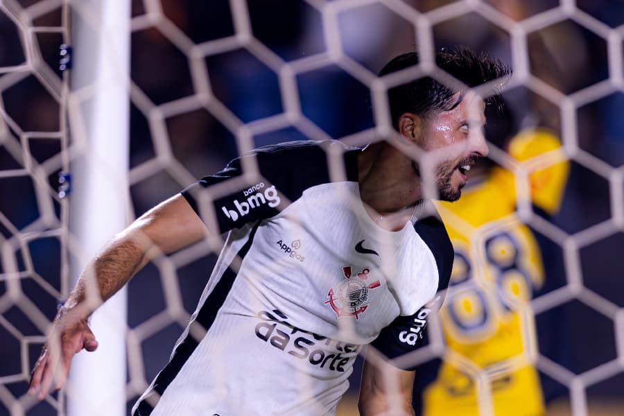 Corinthians bate o Novorizontino na estreia de Dorival Jr.