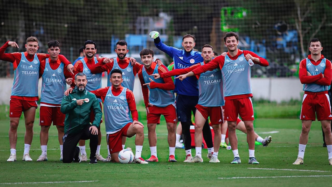 Onde assistir Antalyaspor e Konyaspor ao vivo: Confronto pela 32ª rodada da Süper Lig