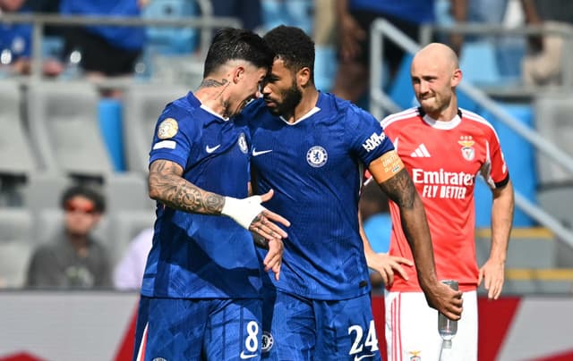 Chelsea avança em jogo com 2h de paralisação e pega Palmeiras no Mundial