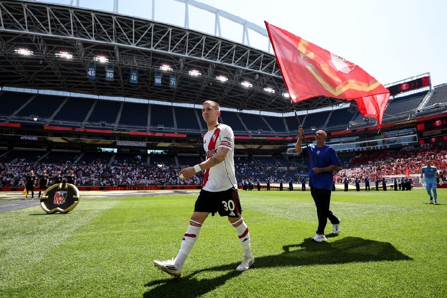 Mastantuono, jovem craque do River Plate deixa treinadores encantados