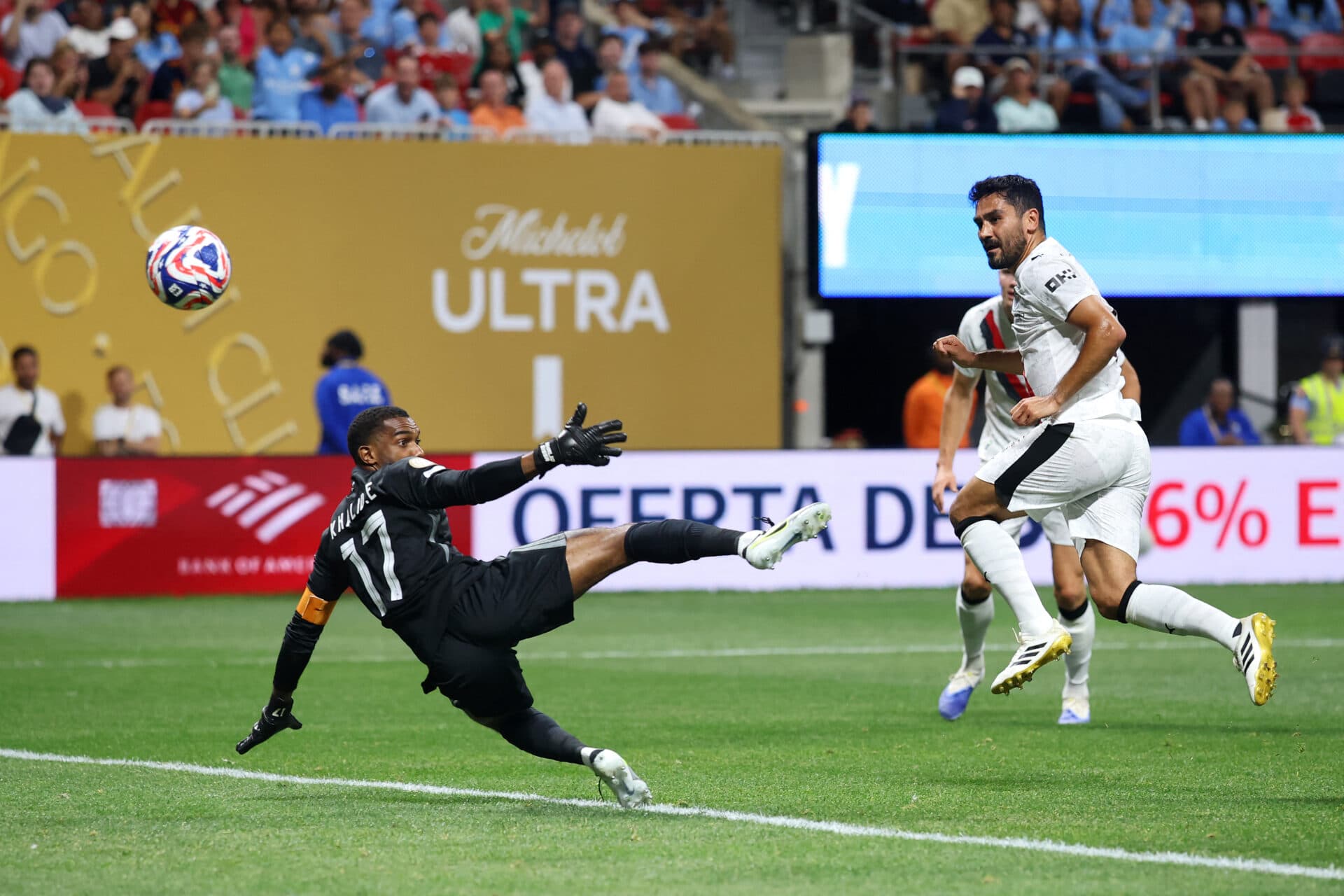 Manchester City goleia Al Ain e garante classificação às oitavas do Mundial