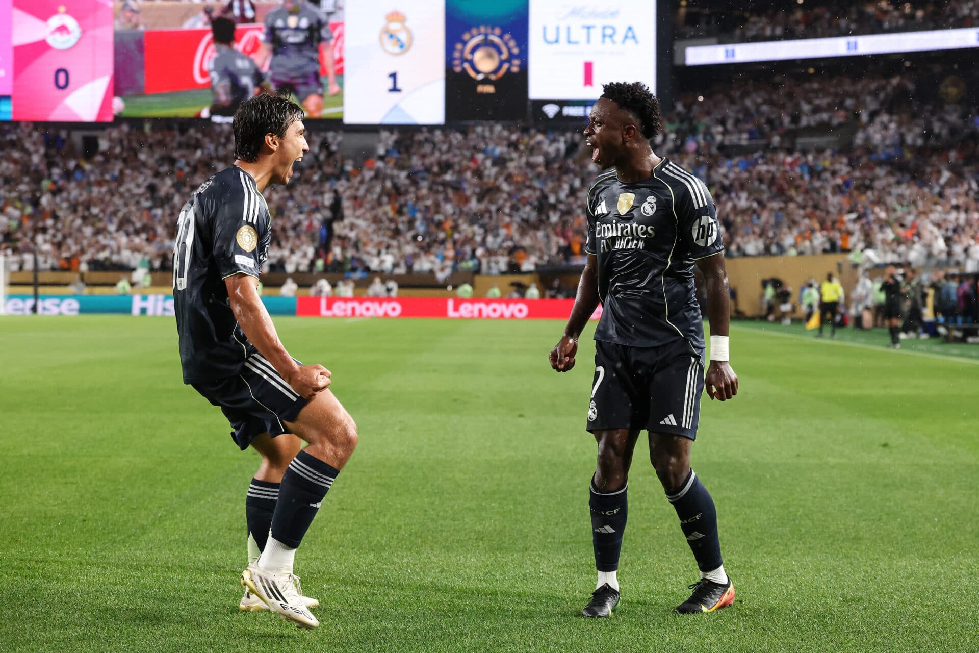 Real Madrid vence Salzburg e vai pegar a Juventus nas oitavas do Mundial