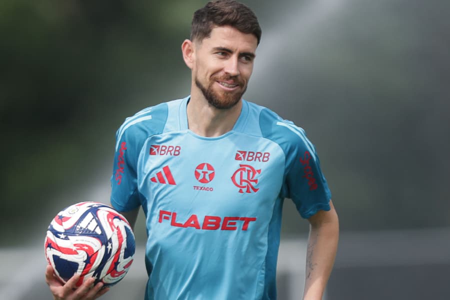 Léo Ortiz exalta Jorginho: ‘Vai se encaixar facilmente no Flamengo’