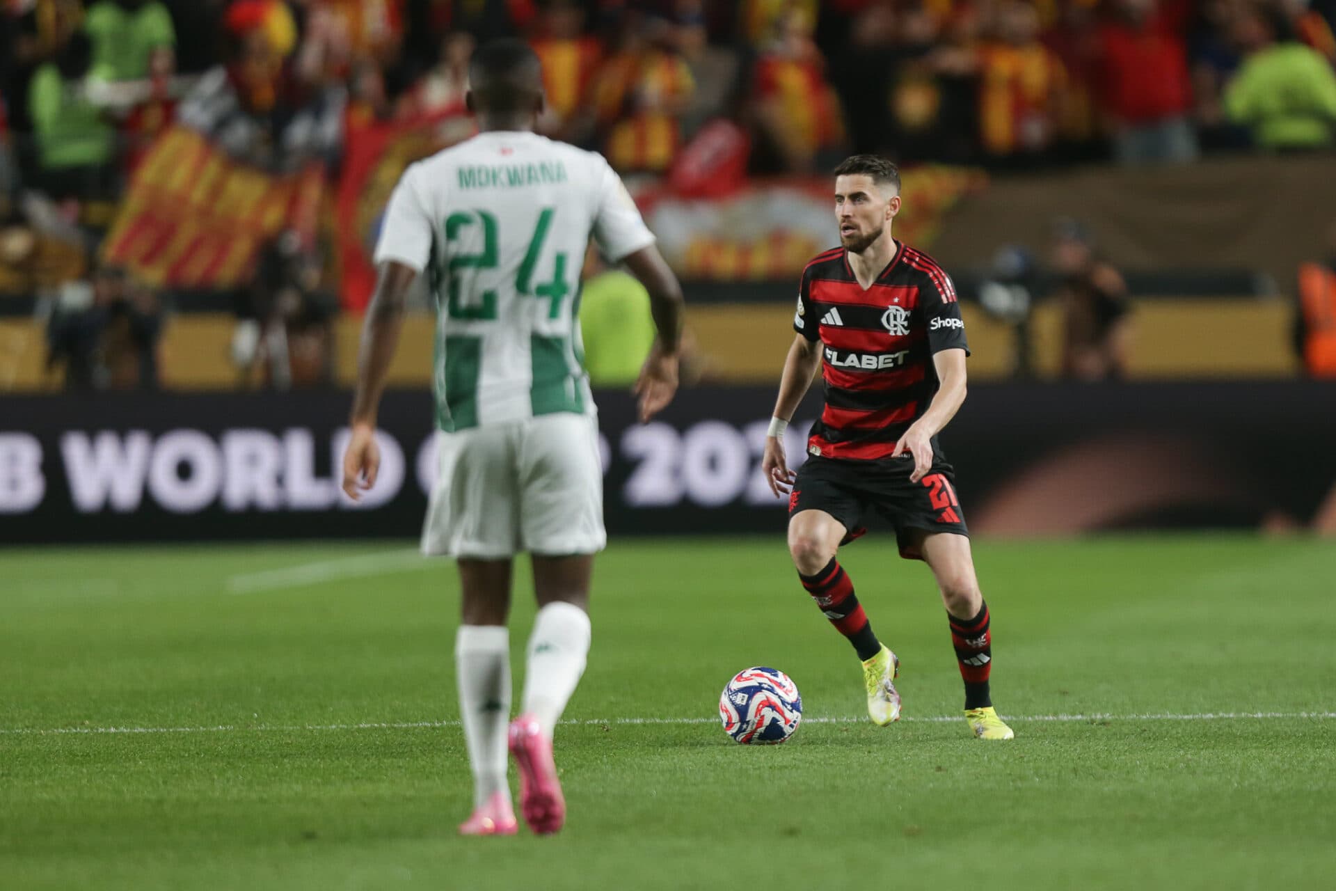 Jorginho estreia no Flamengo com assistência e vitória no Mundial de Clubes