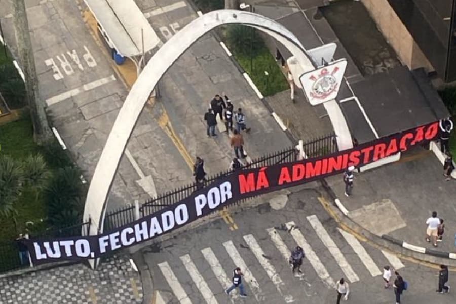 CEO que promete investir US$ 1 bi no Corinthians é alvo de processo