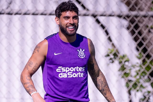 Yuri Alberto retorna aos treinos do Corinthians