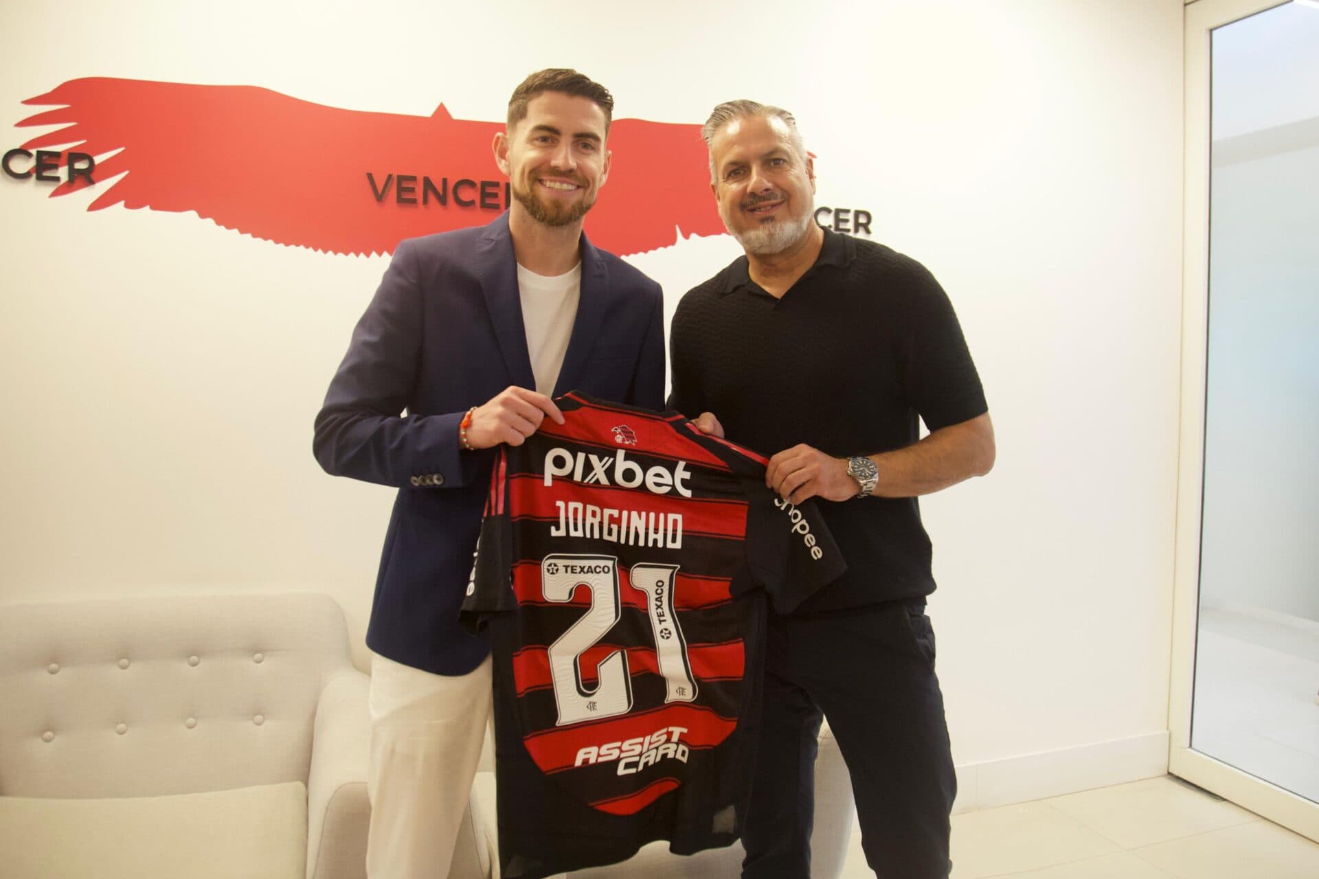 Flamengo anuncia a contratação de Jorginho