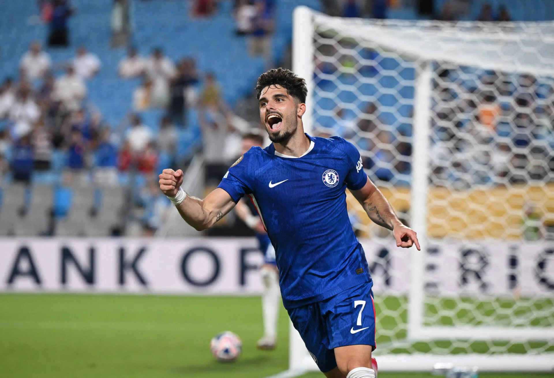 Revelado por Abel e cria do Palmeiras, Pedro Neto pode desfalcar Chelsea; entenda