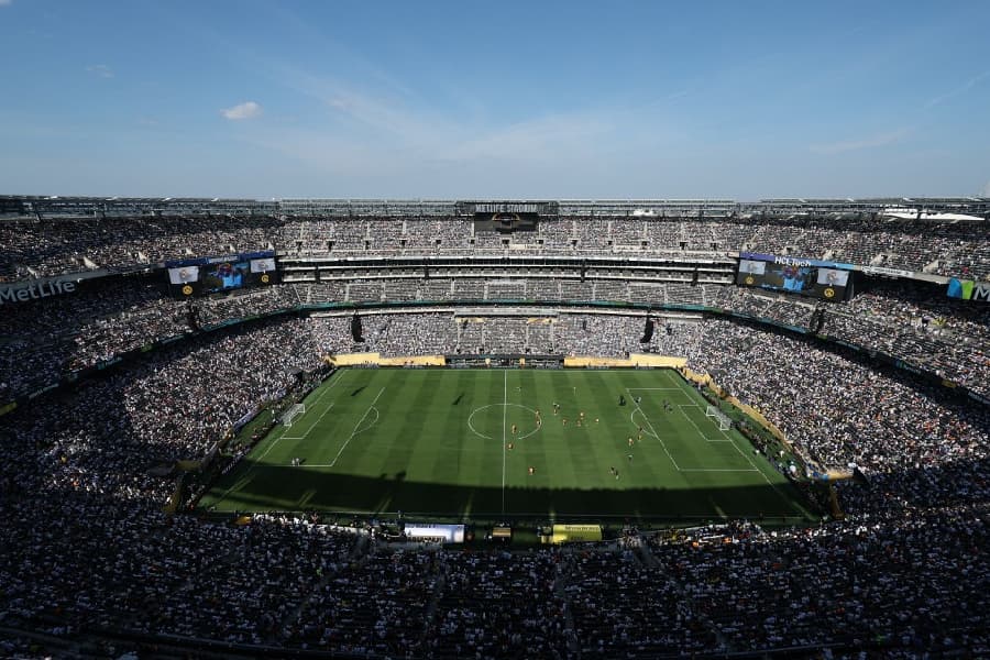 De gramado a palco no meio da arquibancada: as polêmicas do MetLife Stadium