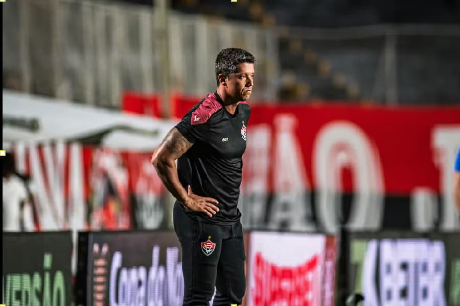 Carpini é demitido do Vitória após eliminação para time de Série C