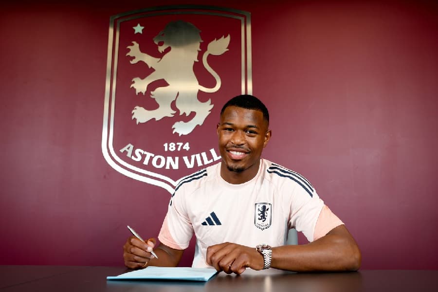 Aston Villa anuncia contratação de Zépiqueno