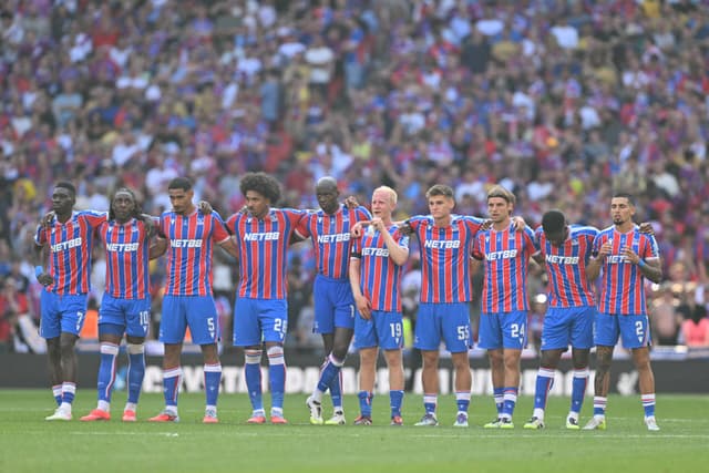 Uefa vê influência de Textor e mantém Crystal Palace ‘rebaixado’; entenda