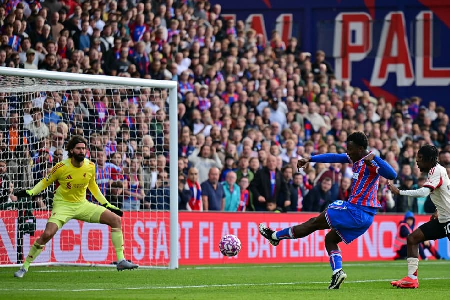 Crystal Palace vence Liverpool com gol no último lance e quebra 100% dos Reds