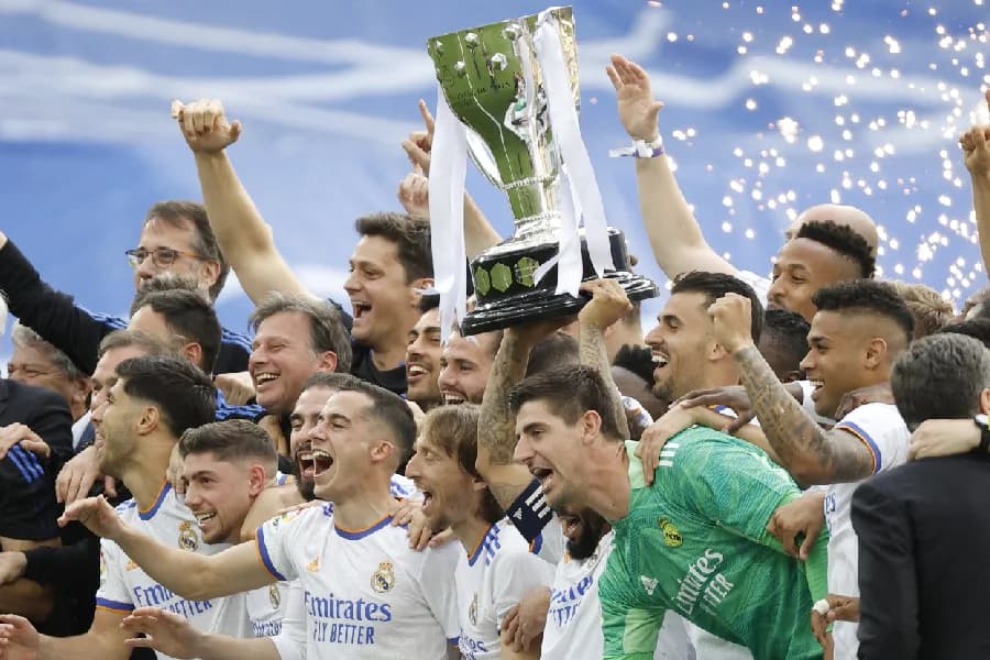 Real Madrid ou Barcelona quem tem mais títulos de LaLiga?