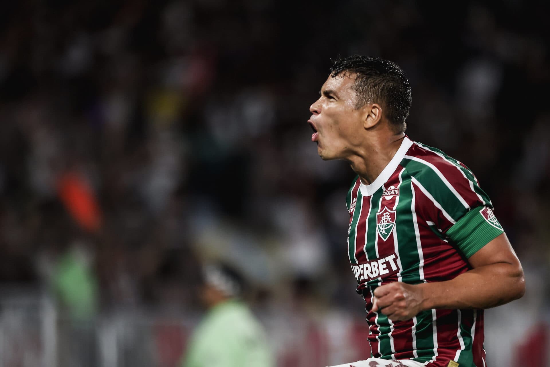 Thiago Silva decide, Fluminense vira sobre o Bahia e avança na Copa do Brasil