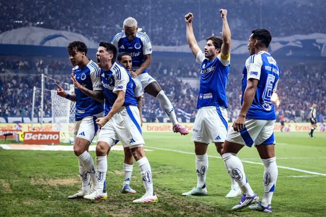 Cruzeiro x Corinthians: onde assistir, horário e escalações no Brasileirão