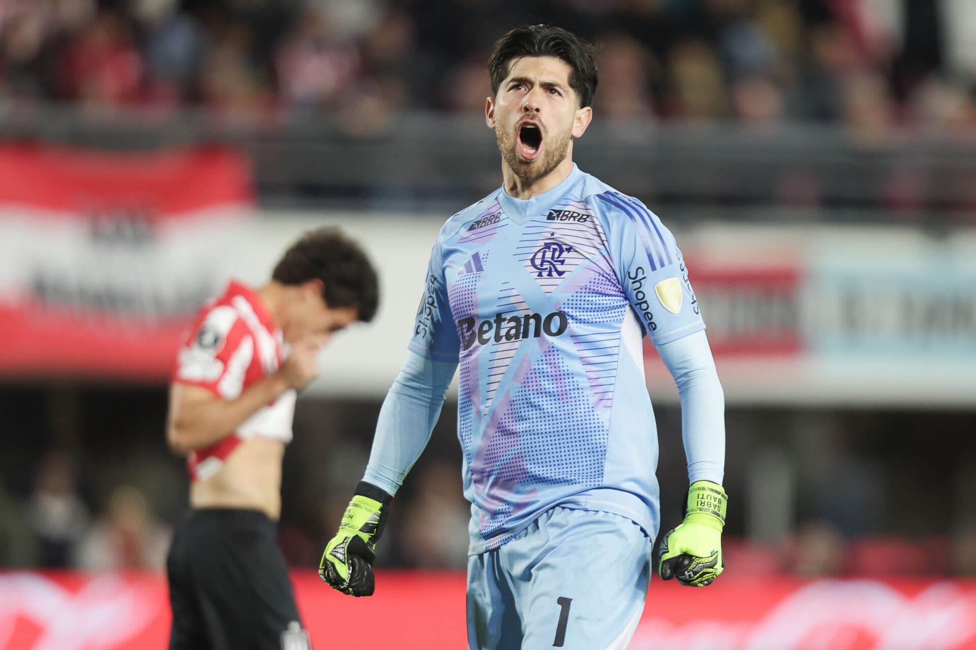 Rossi tem lado preferido e aumenta números em pênaltis com Flamengo