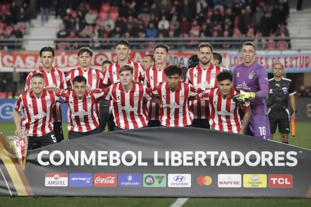 Por que o Estudiantes não é considerado um grande na Argentina?