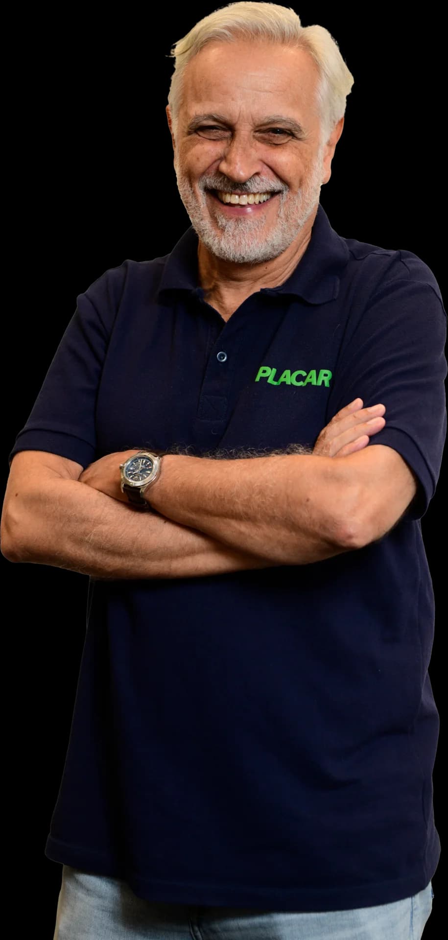 Homem sorrindo para newsletter