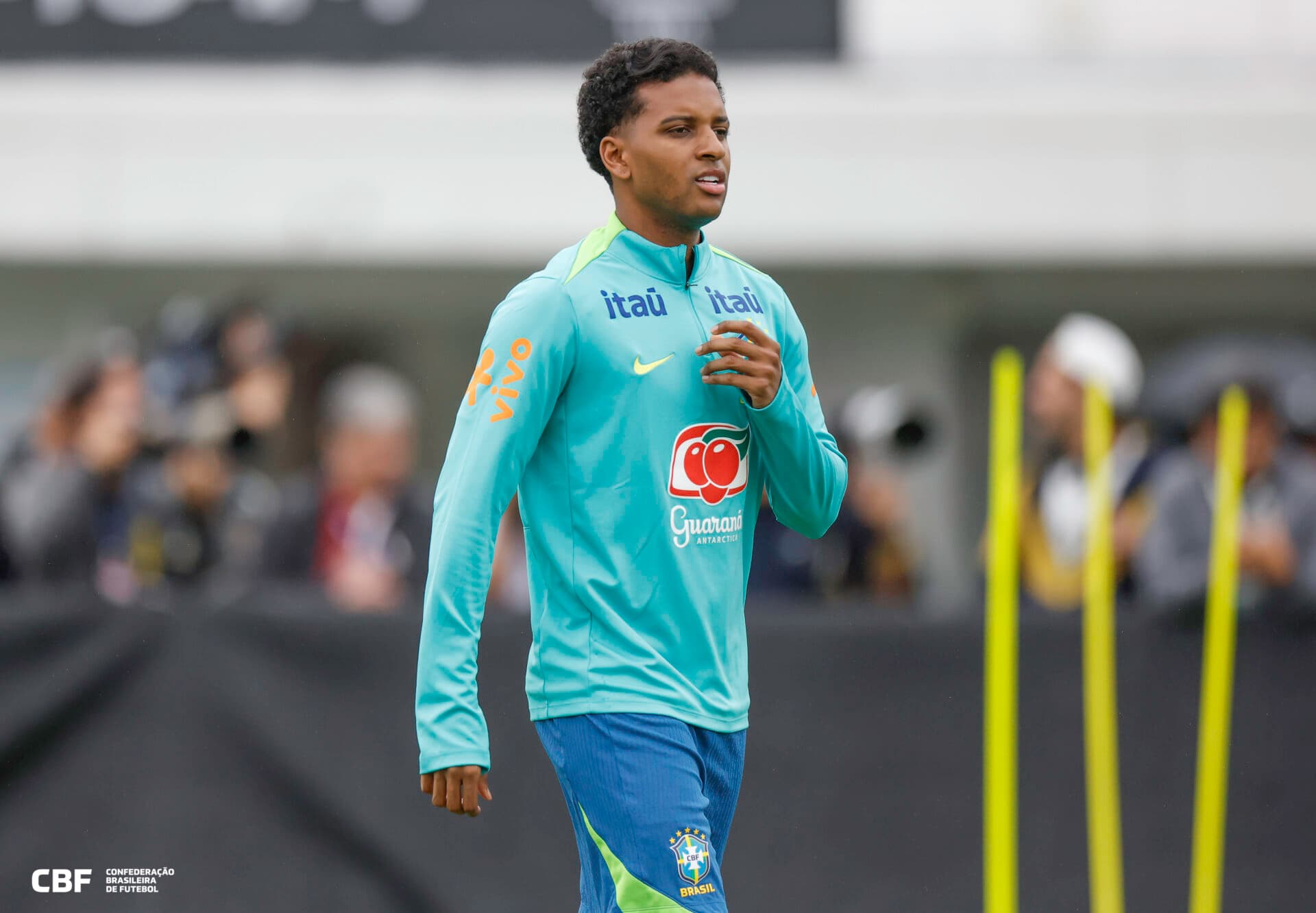 Rodrygo diz que brasileiros não esperam título da Copa: ‘Todo mundo desconfia’