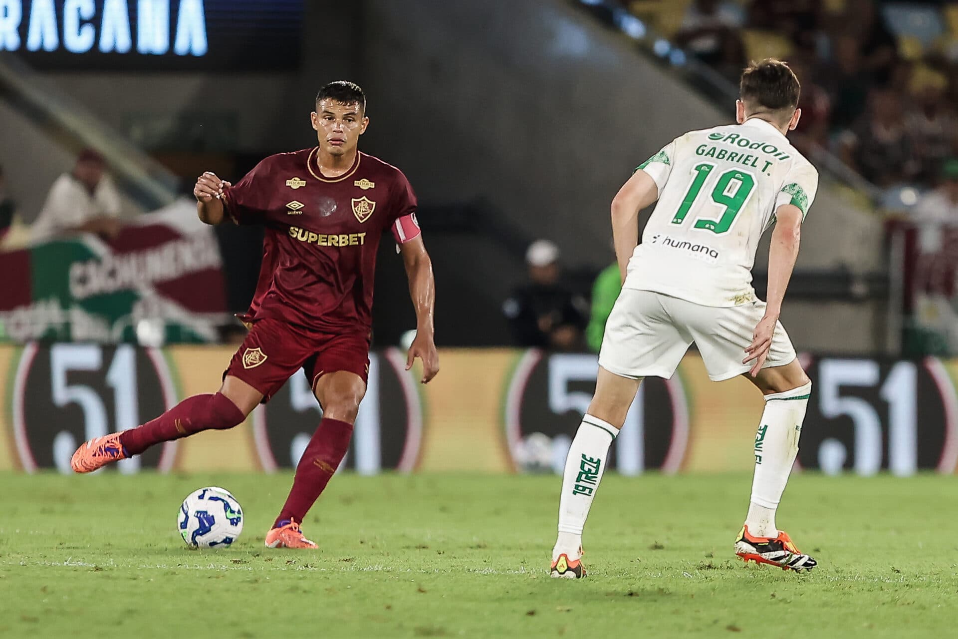 Thiago Silva marca no último lance e Fluminense vence Juventude