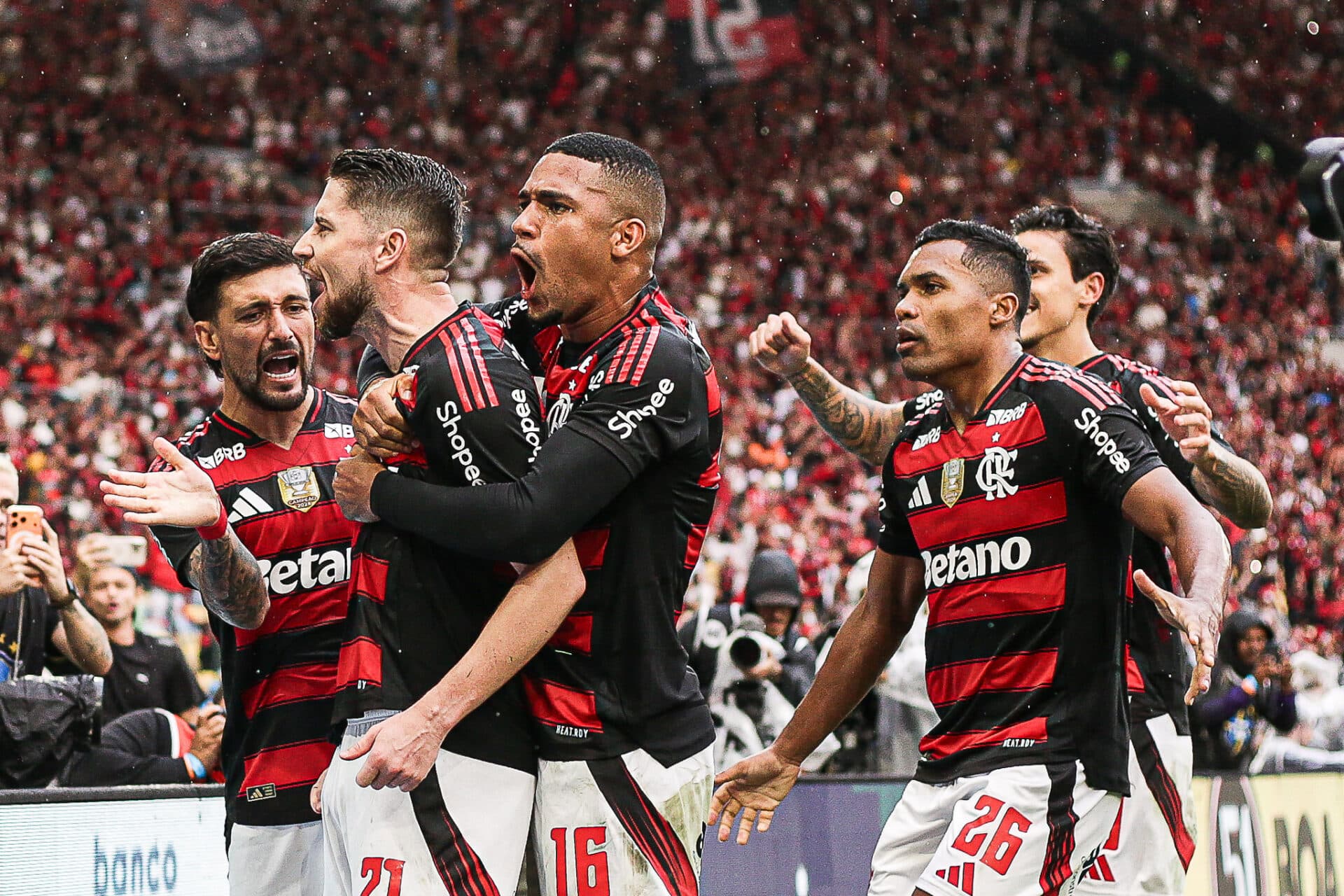 Flamengo iguala recorde de vitórias do São Paulo na era pontos corridos