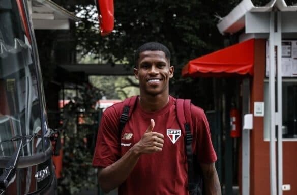 Quem é Isac, zagueiro de 19 anos novidade do São Paulo