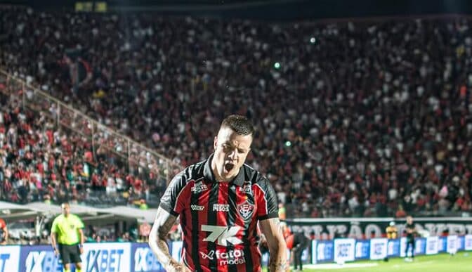 Vitória vence Ba-Vi dramático e respira no Z-4