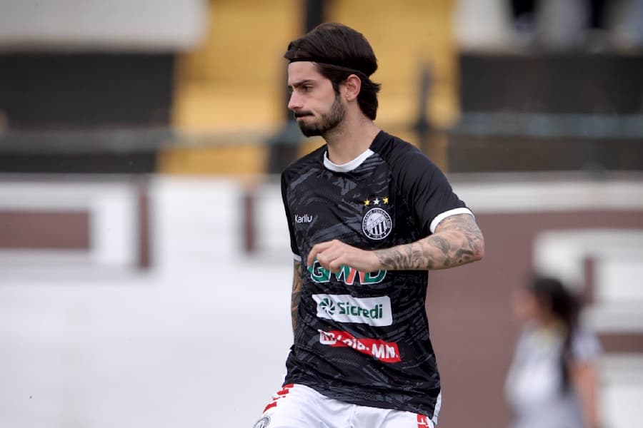 Ronaldo Tavares comanda, Athletic-MG goleia Operário-PR e se afasta do Z4