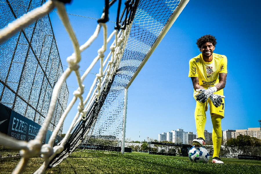 Projetado como titular por Ancelotti, Hugo Souza fala sobre seleção à PLACAR