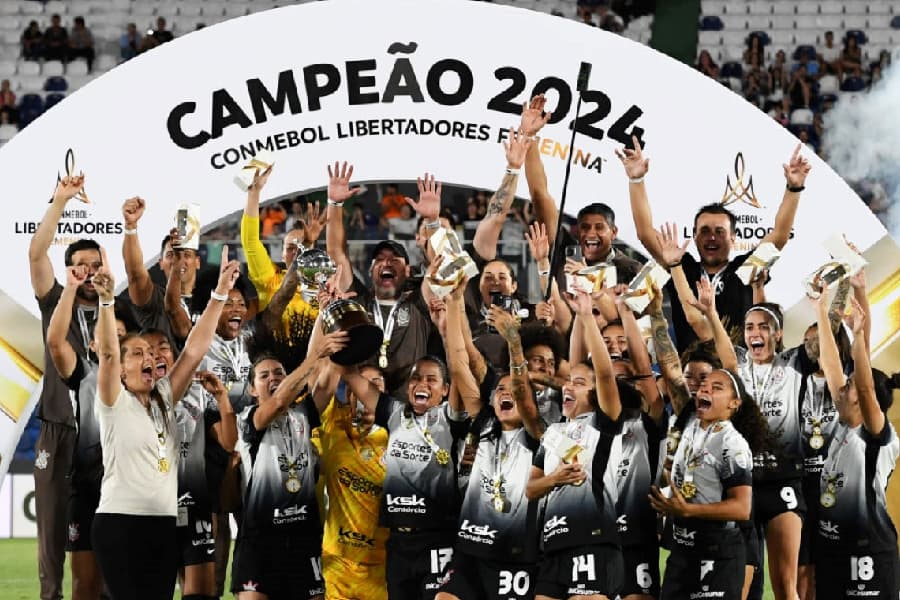 Libertadores Feminina começa com três brasileiros em busca do título