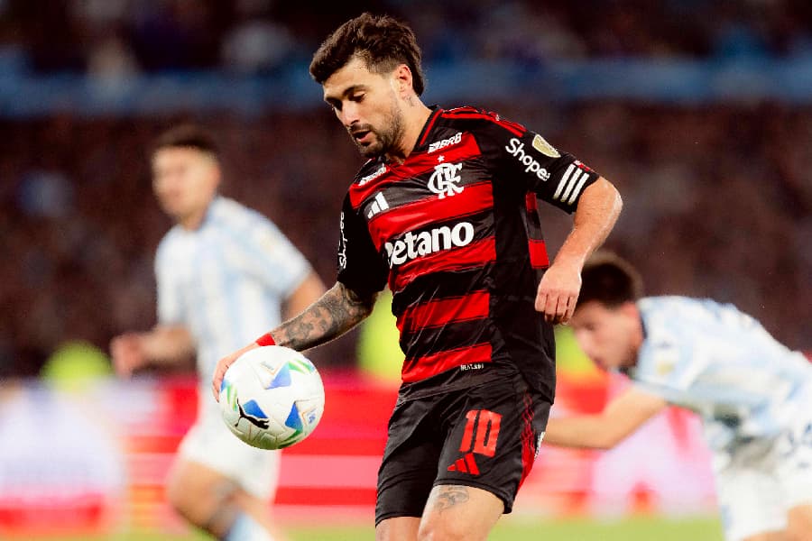 Arrascaeta pode bater recorde de participações em gols no Brasileirão