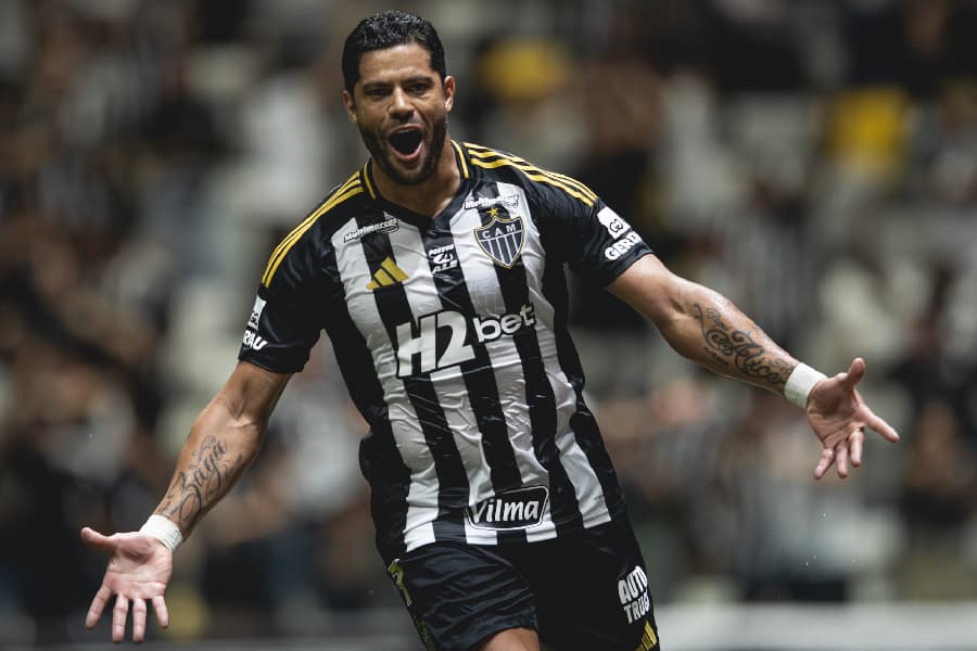 Hulk atinge marca histórica, Atlético-MG aproveita expulsão e atropela Bahia