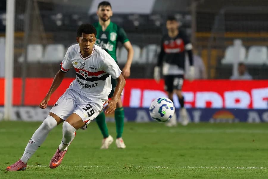 Paulinho: cria de Cotia é candidato a xodó da torcida do São Paulo