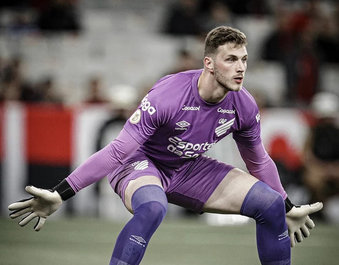 Athletico-PR acerta venda de Bento para o Al-Nassr