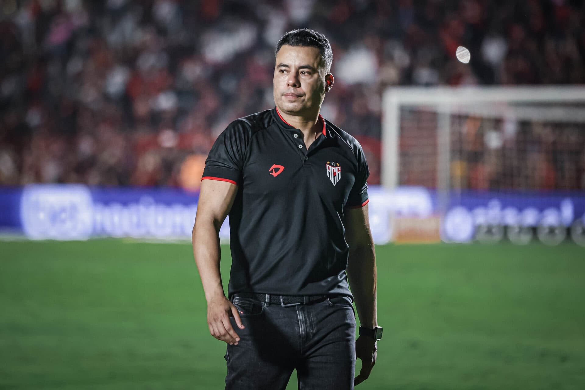 Em alta, Jair Ventura supera ‘pancadas’ e desafia rótulo de retranqueiro