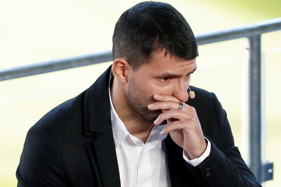 Agüero revela possibilidade de retorno ao futebol após problema cardíaco
