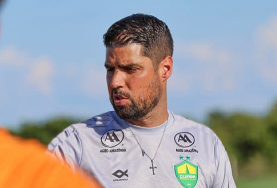 Organização e equilíbrio: os lemas de António Oliveira, novo técnico do Corinthians