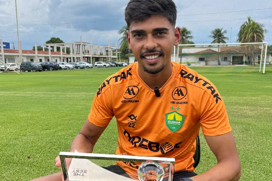 Guilherme Madruga exalta chance no Cuiabá e já sonha com novo Puskás