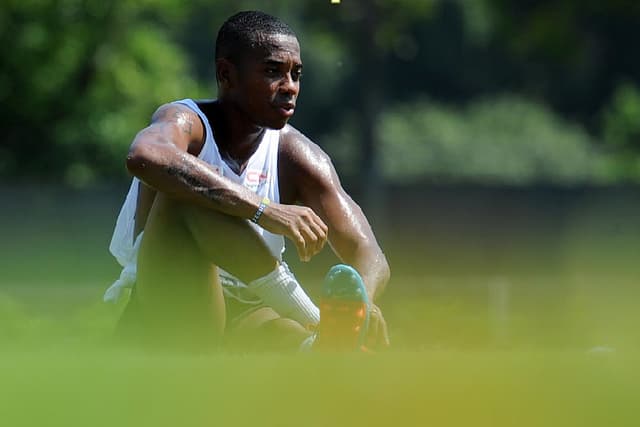 Caso Robinho: STF nega recurso e mantém ex-jogador preso