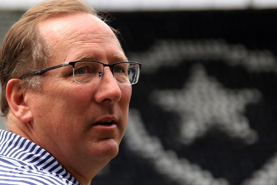 John Textor, do Botafogo, é suspenso por 45 dias e multado pelo STJD