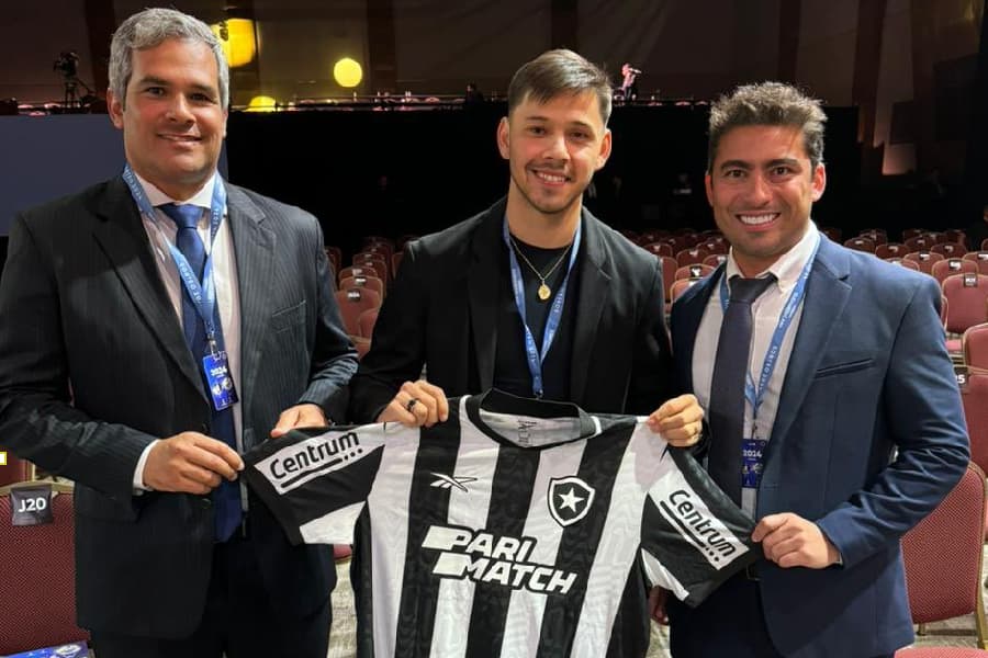 Botafogo anuncia Óscar Romero, irmão gêmeo do atacante do Corinthians